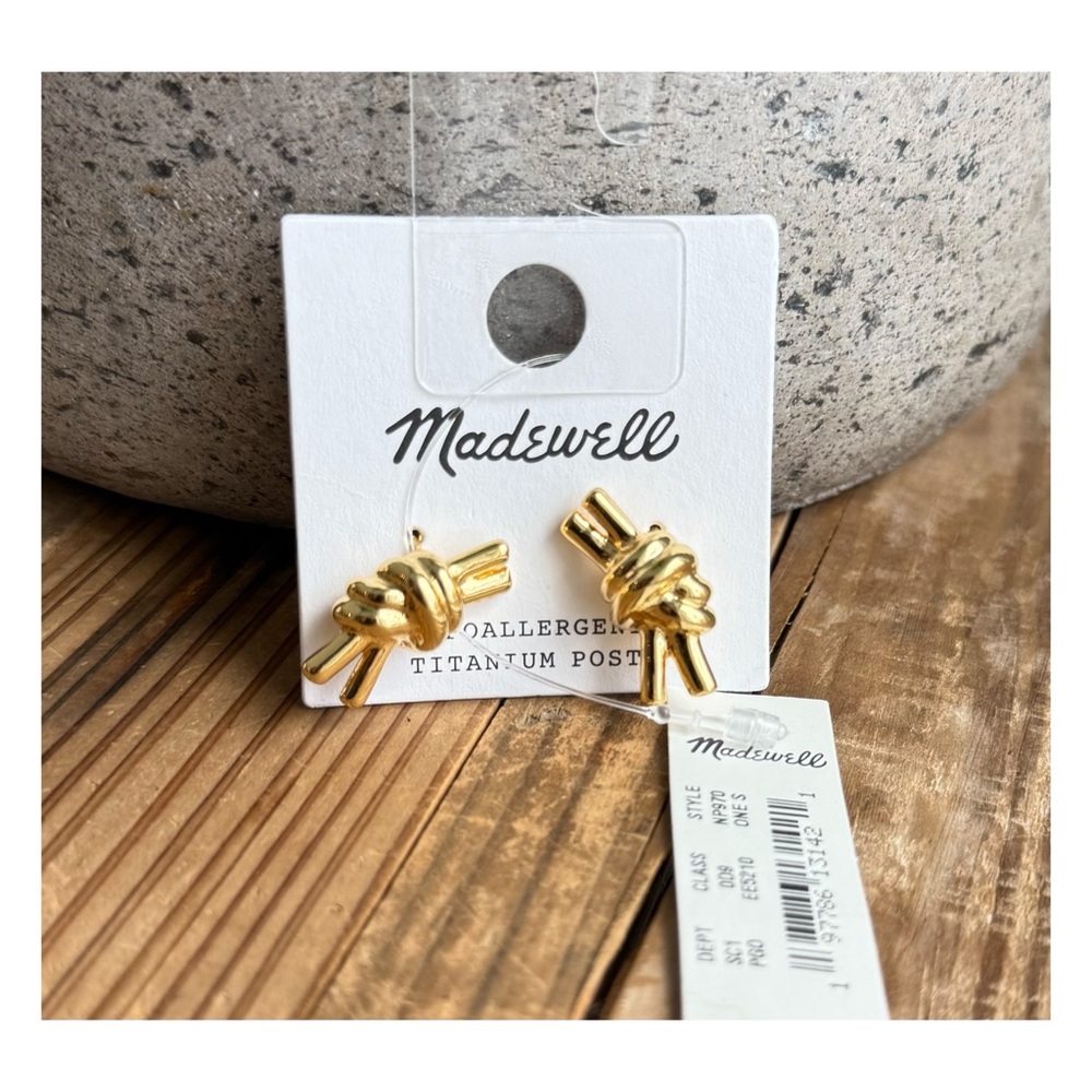 Madewell • Gold Knot Stud Earrings